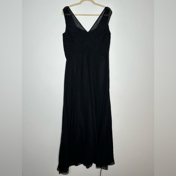 Lauren Ralph Lauren Dresses & Skirts - NWT Lauren Ralph Lauren Black Evening Gown Size 14 Chiffon Pleated Bust